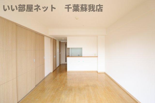 居室・リビング　こちらのリビングで趣味の時間をお楽しみください