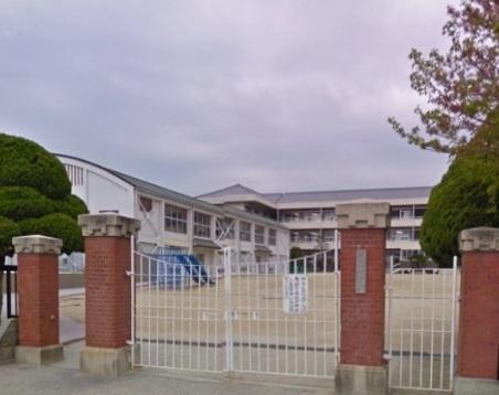 小学校　早島町立早島小学校（小学校）まで824m