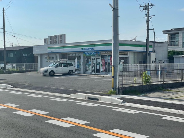 コンビニ　ファミリーマート豊田美里店（コンビニ）まで178m