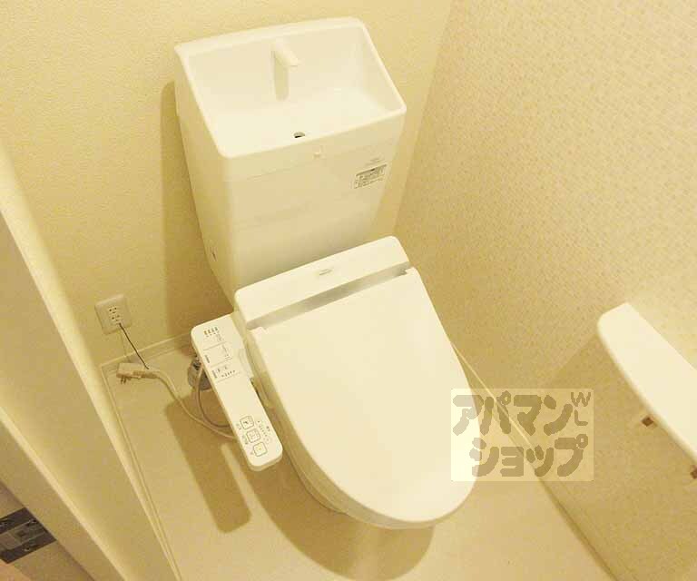 トイレ　ウォシュレット完備です