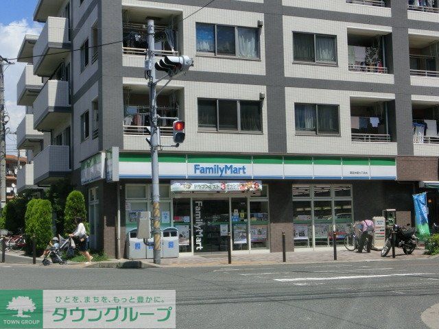 コンビニ　ファミリーマート（コンビニ）まで115m