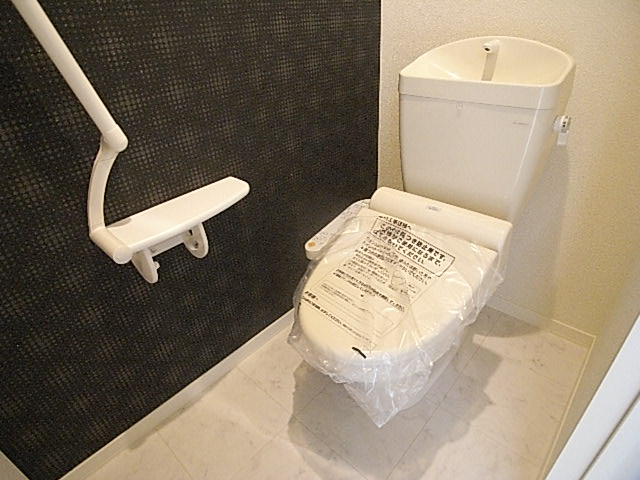 トイレ　同形タイプのお部屋の写真になります。