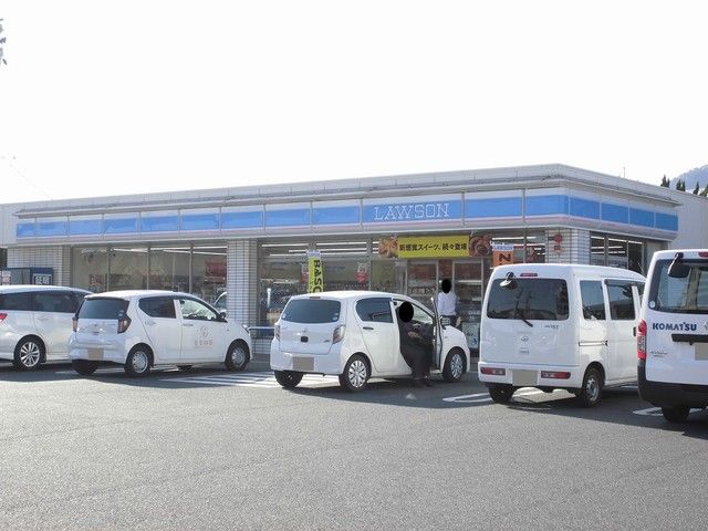 コンビニ　ローソン福山第一病院前店（コンビニ）まで210m