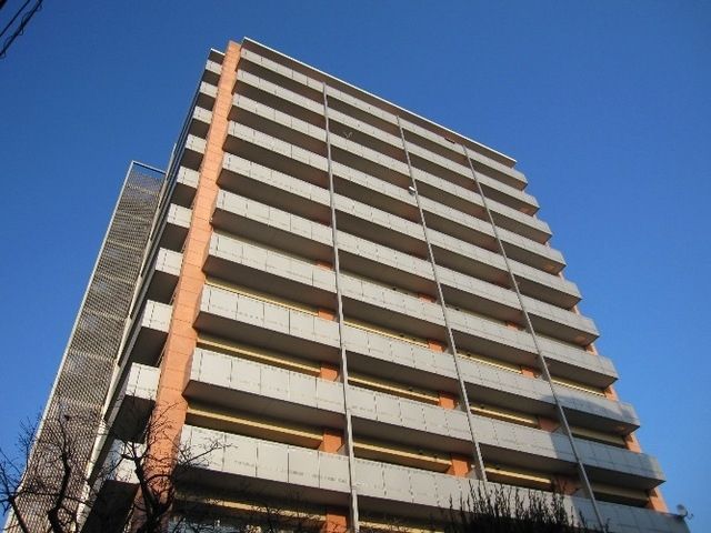建物外観　重厚な造り