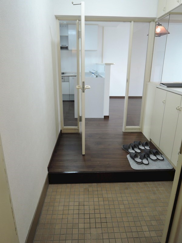 玄関　福岡の賃貸ならトーマスリビング原田店へ