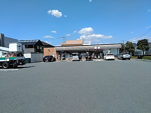 コンビニ　セブンイレブン 富士市川成新町店（コンビニ）まで308m