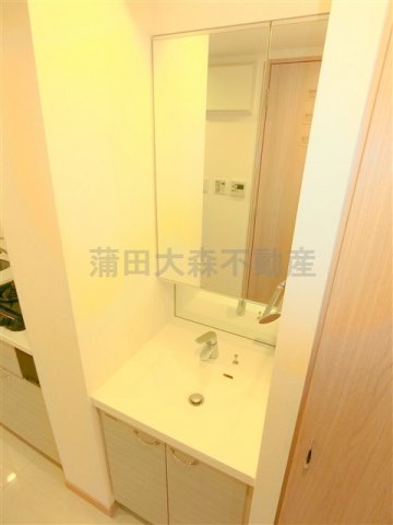 洗面設備　洗面所　2面鏡の独立洗面台