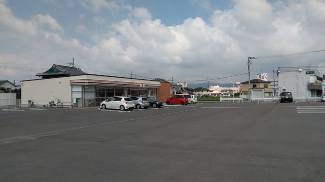 コンビニ　セブンイレブン岩出清水店（コンビニ）まで437m