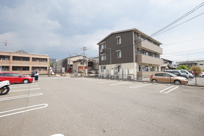 駐車場　駐車場
