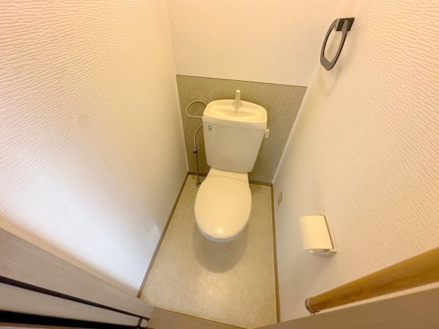 トイレ　清潔感のあるトイレは、誰もがリラックスできる空間です。