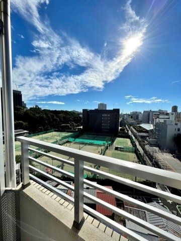 バルコニー　※同タイプの別のお部屋です。