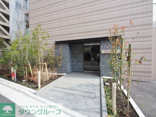 エントランス　駐車場