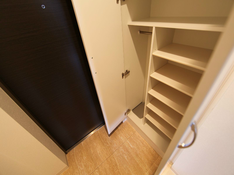玄関　玄関　シューズボックス
