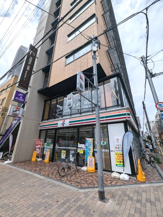 コンビニ　セブンイレブン（コンビニ）まで178m