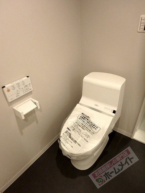 トイレ　同施工会社の同一仕様の写真です