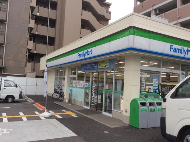 コンビニ　ファミリーマート平野馬場一丁目店（コンビニ）まで498m