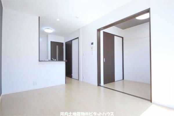 居室・リビング　※類似室内。同じ間取りの写真のためクロス