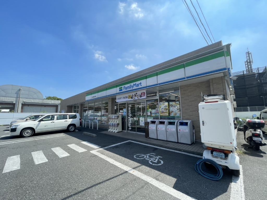 コンビニ　ファミリーマート 足立東綾瀬公園店（コンビニ）まで351m