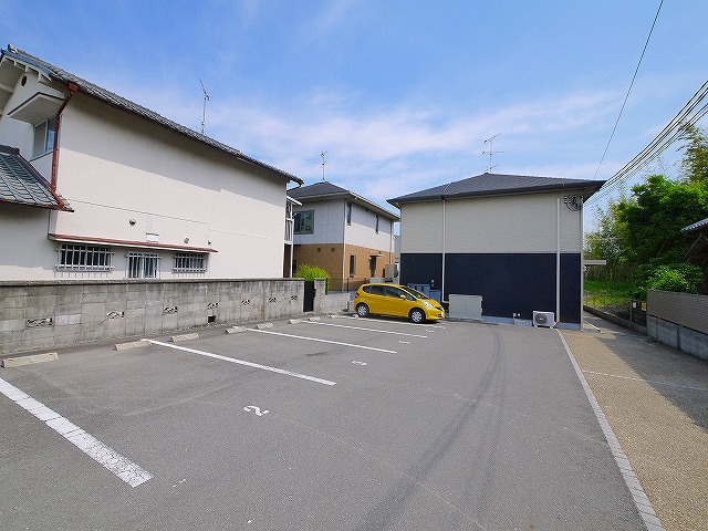 駐車場　車をお持ちの方に嬉しい駐車場付きの物件です