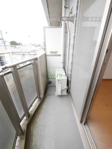 バルコニー　別部屋の参考写真となります。