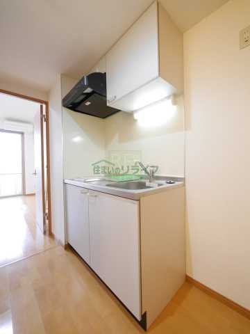 キッチン　別部屋の参考写真となります。
