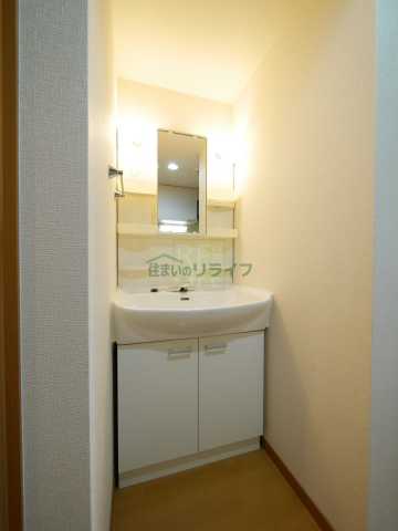 洗面設備　別部屋の参考写真となります。