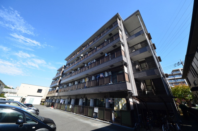 建物外観　★便利な立地、居心地の良いマンションです★