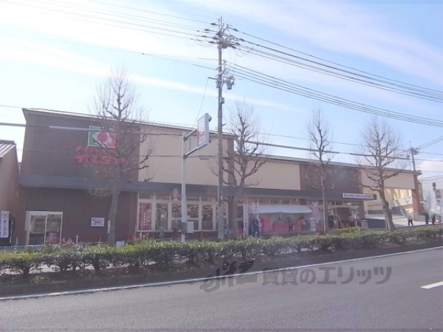 スーパー　イズミヤ千本北大路店（スーパー）まで80m