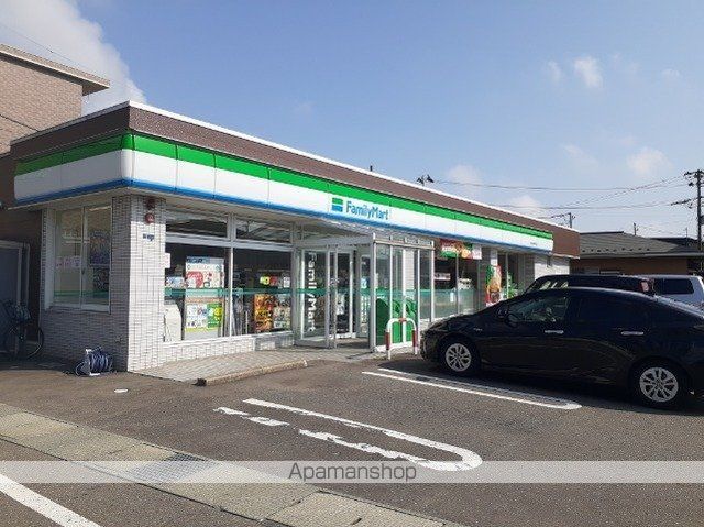 コンビニ　ファミリーマート秋田南通宮田店（コンビニ）まで437m