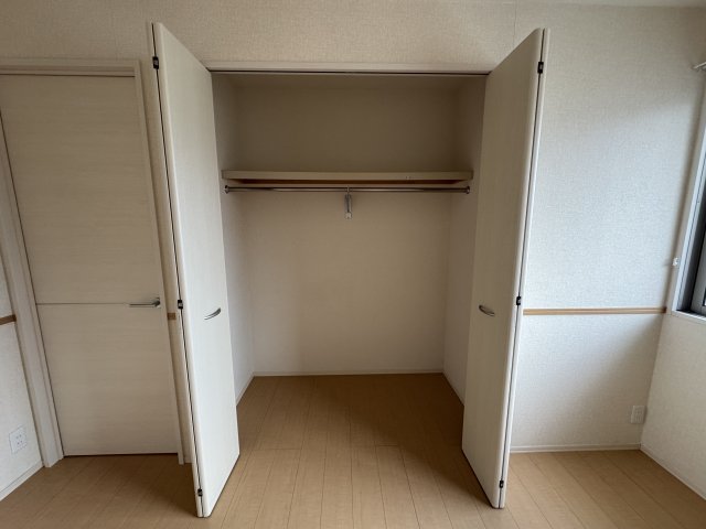収納　クローゼット（洋室６帖）