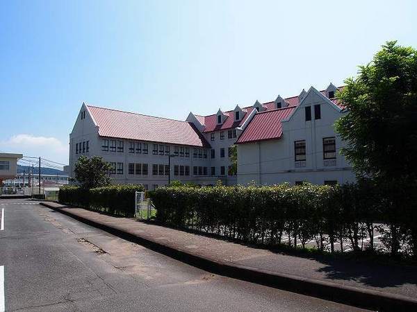 大学・短大　私立活水女子大学看護学部（大学・短大）まで1767m