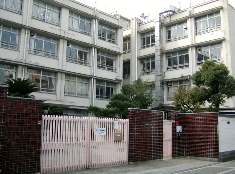 小学校　苅田北小学校（小学校）まで880m