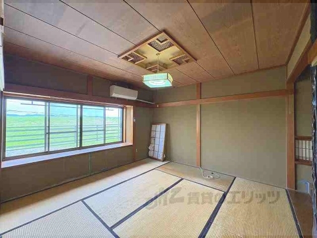 ＪＲ東海道本線 長岡京駅 徒歩42分 2階建 築46年の居間写真