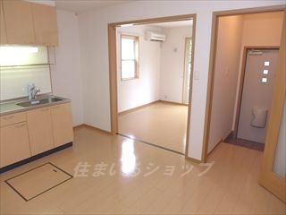 居室・リビング　明るい角部屋・エアコン付き