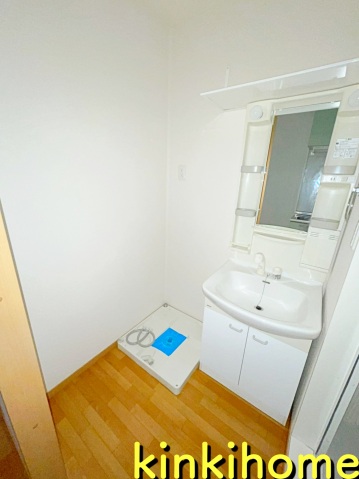 洗面設備　写真は別のお部屋です。（同タイプ）