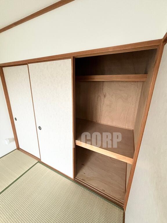 収納　奥行たっぷりの大型収納♪沢山お荷物入りますね。