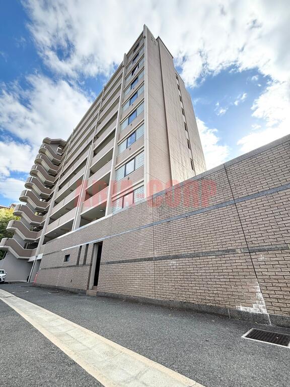 建物外観　分譲クラス♪鉄筋コンクリート造で綺麗なタイル張りマンション♪