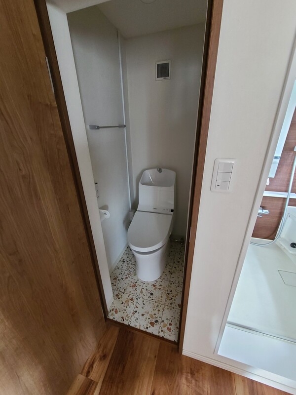 トイレ　シンプルで使いやすいトイレです