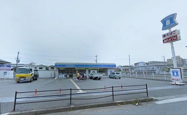 コンビニ　ローソン王塚台五丁目店（コンビニ）まで705m