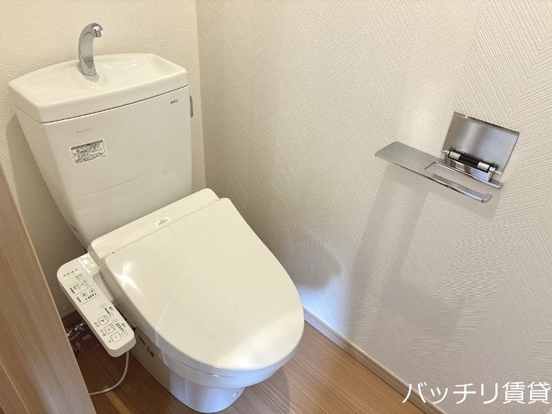トイレ　※同型タイプの為、現状を優先いたします