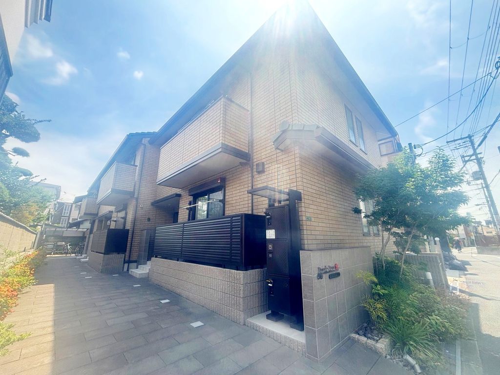 建物外観　エントランス