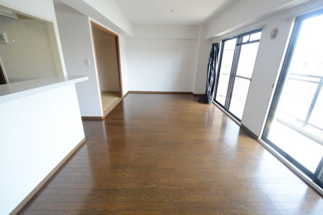 居室・リビング　南向きで陽当たり良好なお部屋です♪