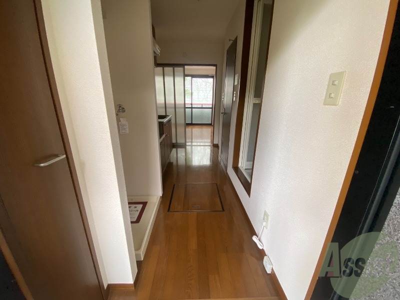玄関　メリハリのある間取りで、生活動線にも配慮されています