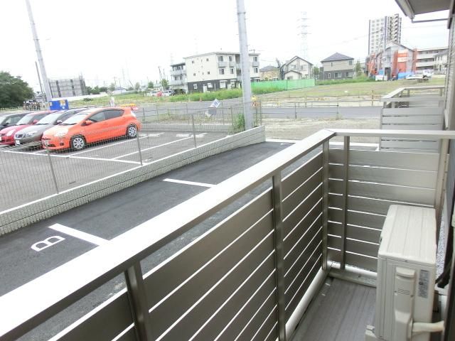 バルコニー　前面棟無しで日当たり良好