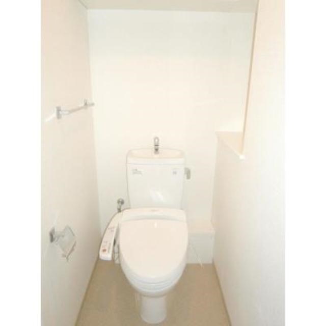 トイレ　※参考写真（同物件別部屋です）