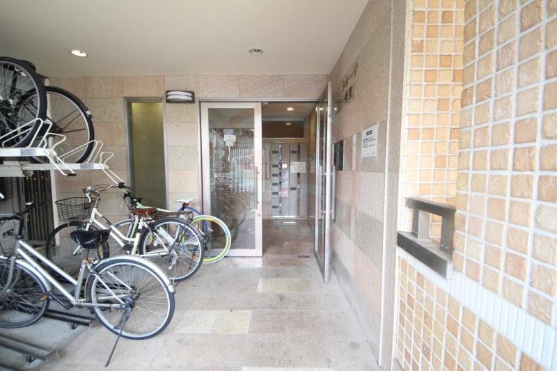 エントランス　ゆとりのあるエントランスです