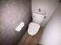 トイレ　こちらはトイレです。清潔感があり、安心して使用できます。
