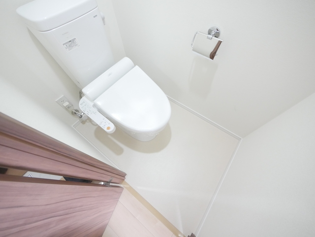 トイレ　★温水洗浄便座付のトイレです★