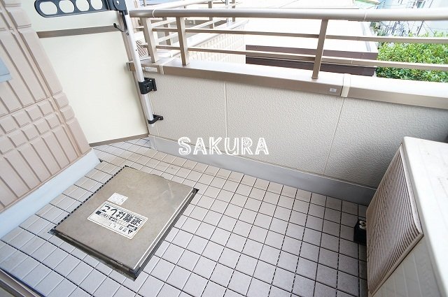 バルコニー　便利で嬉しいバルコニー付きです♪