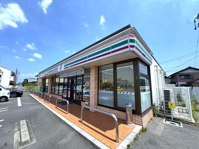 コンビニ　セブンイレブン鈴鹿長太旭町５丁目店（コンビニ）まで898m